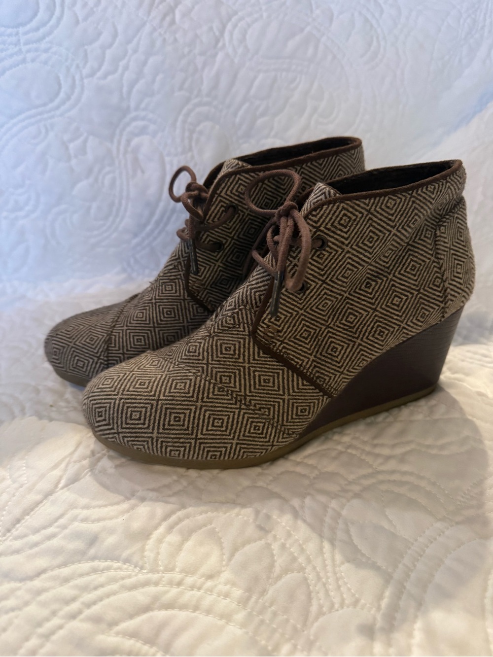 Toms Brown Geometric Pattern Lace-Up Wedge Ankle Boots